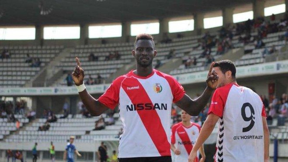 Cheick Saad, con la camiseta del Hospitalet.-EL PERIÓDICO
