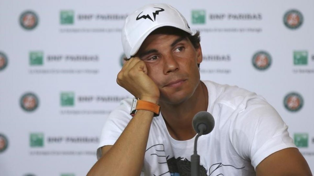 Nadal, resignado, en la rueda de prensa posterior a su retirada de Roland Garros-AP / MICHEL EULER