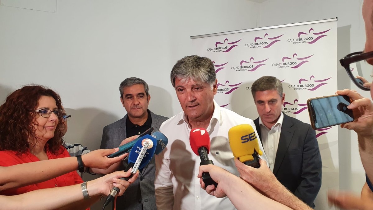 Toni Nadal en su encuentro con la prensa