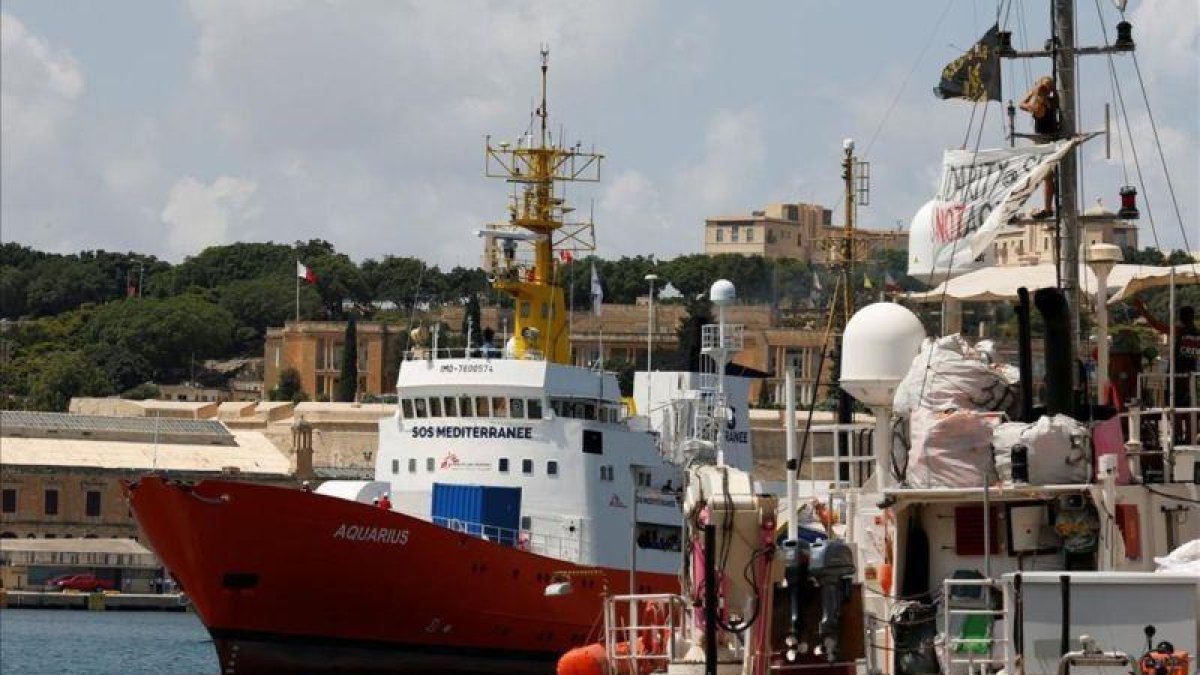 El Aquarius.-DARRIN ZAMMIT LUPI (REUTERS)