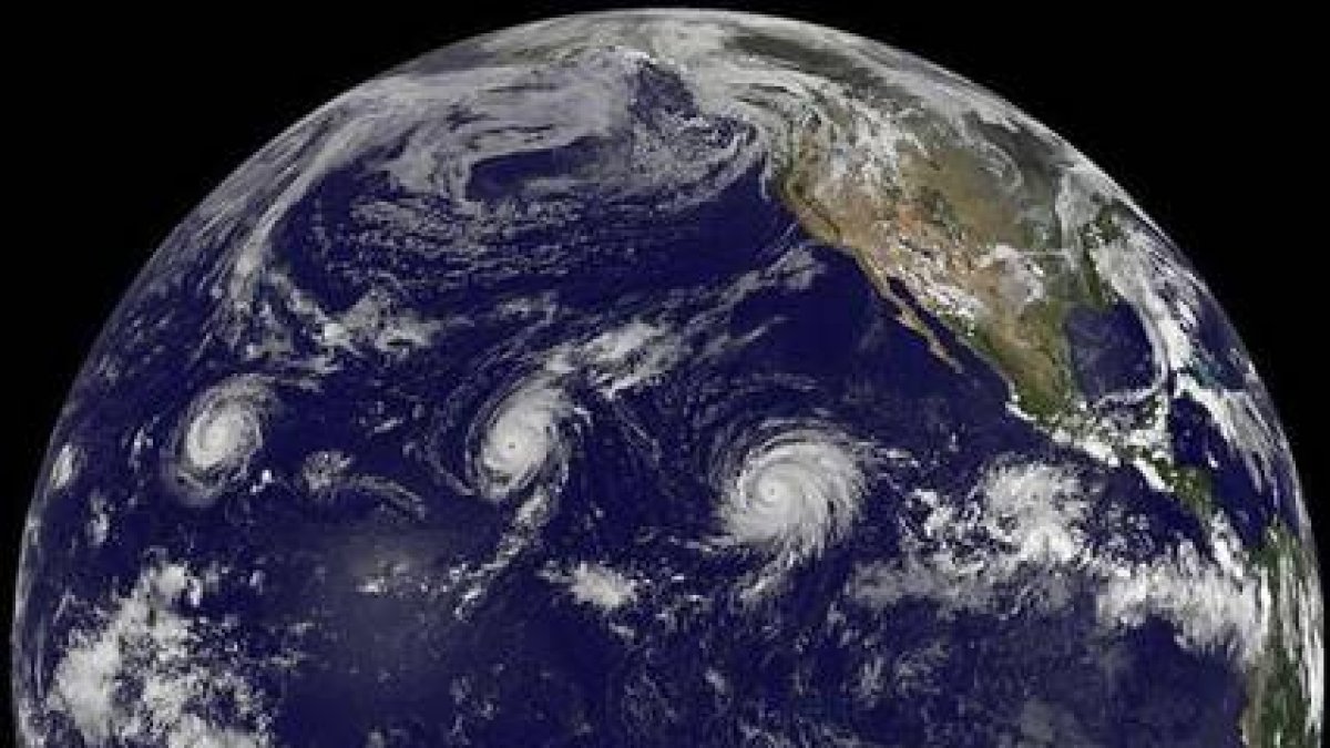 Los huracanes Kilo, Ignacio y Jimena, en el Pacífico central.-Foto: NOAA