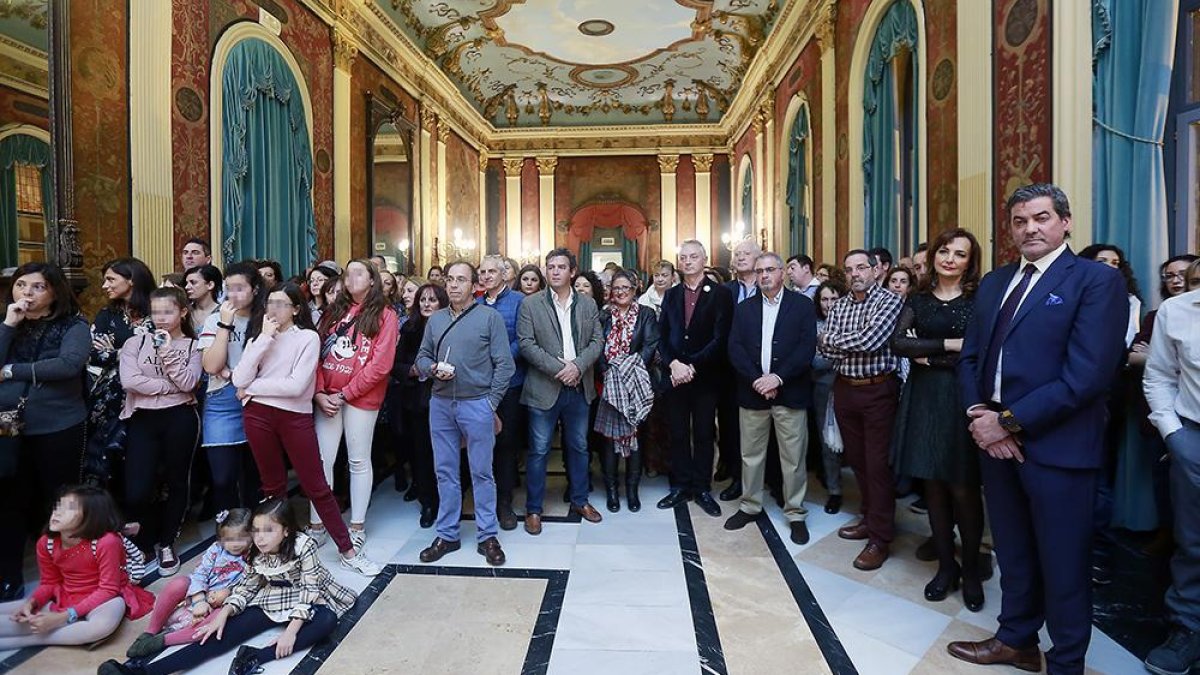 El Salón Rojo envolvió de solemnidad el acto de entrega de las distinciones a instituciones, entidades y personas.-Raúl Ochoa