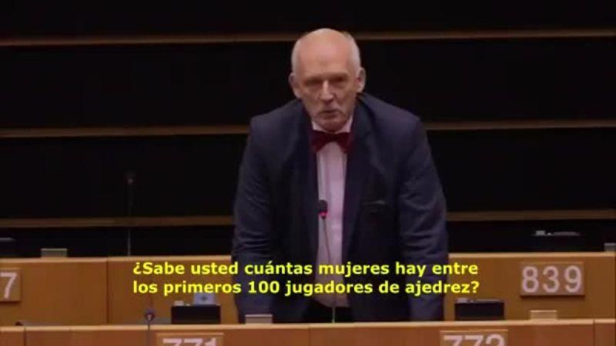 La eurodiputada socialista Iratxe García pone en su sitio al eurodiputado polaco que denigra a las mujeres.-TWITTER