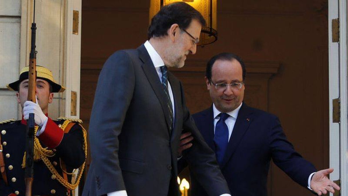 Rajoy y Hollande, el 27 de noviembre del año pasado, en la cumbre hispano-francesa que mantuvieron en Madrid.-Foto: JUAN MANUEL PRATS