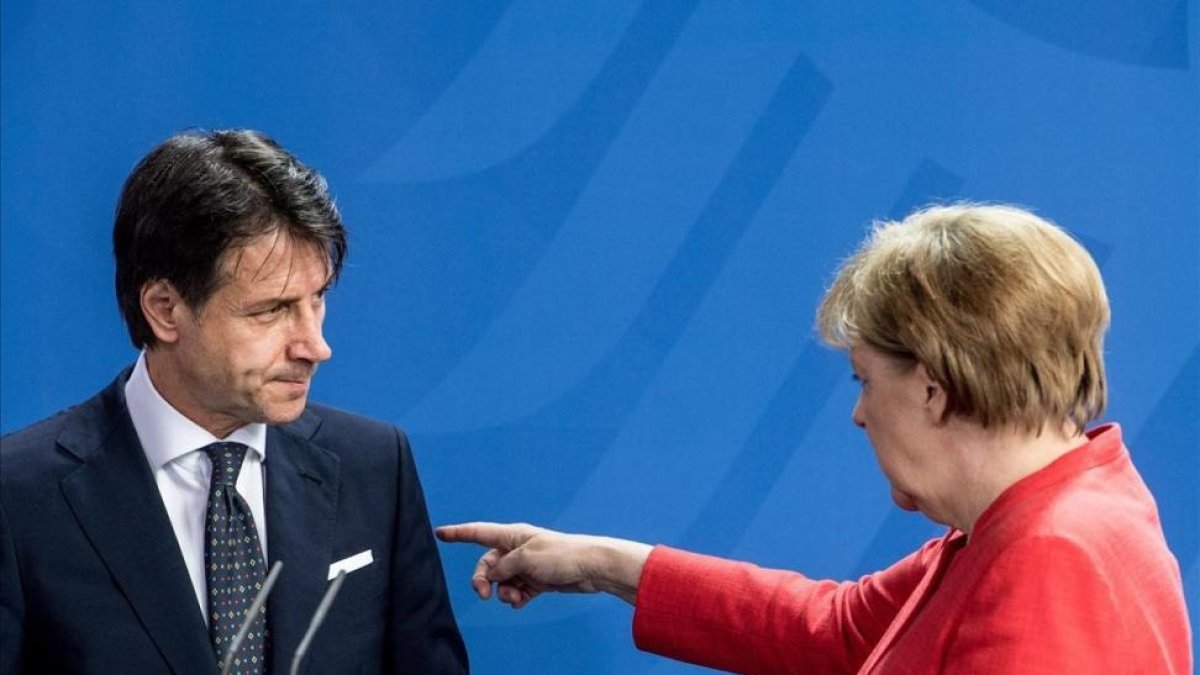 Merkel y Conte-EFE / FILIP SINGER