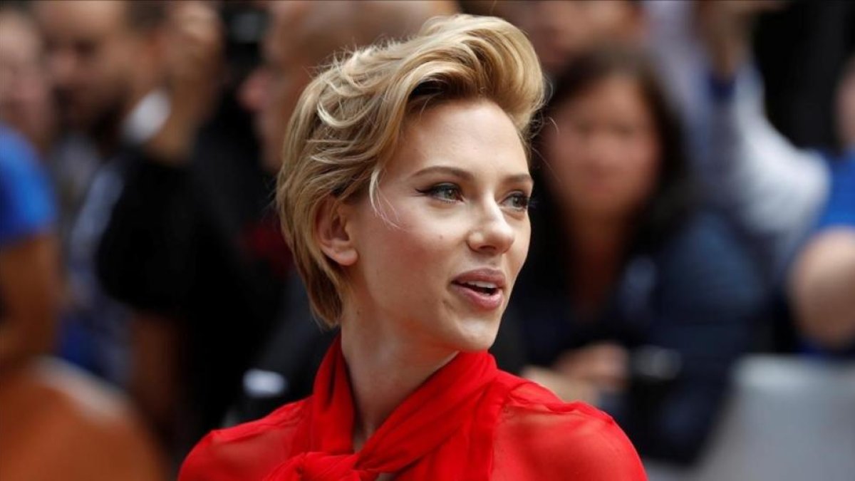 Scarlett Johansson posa en el Festival de Toronto, el pasado mes de septiembre.-REUTERS / MARK BLINCH