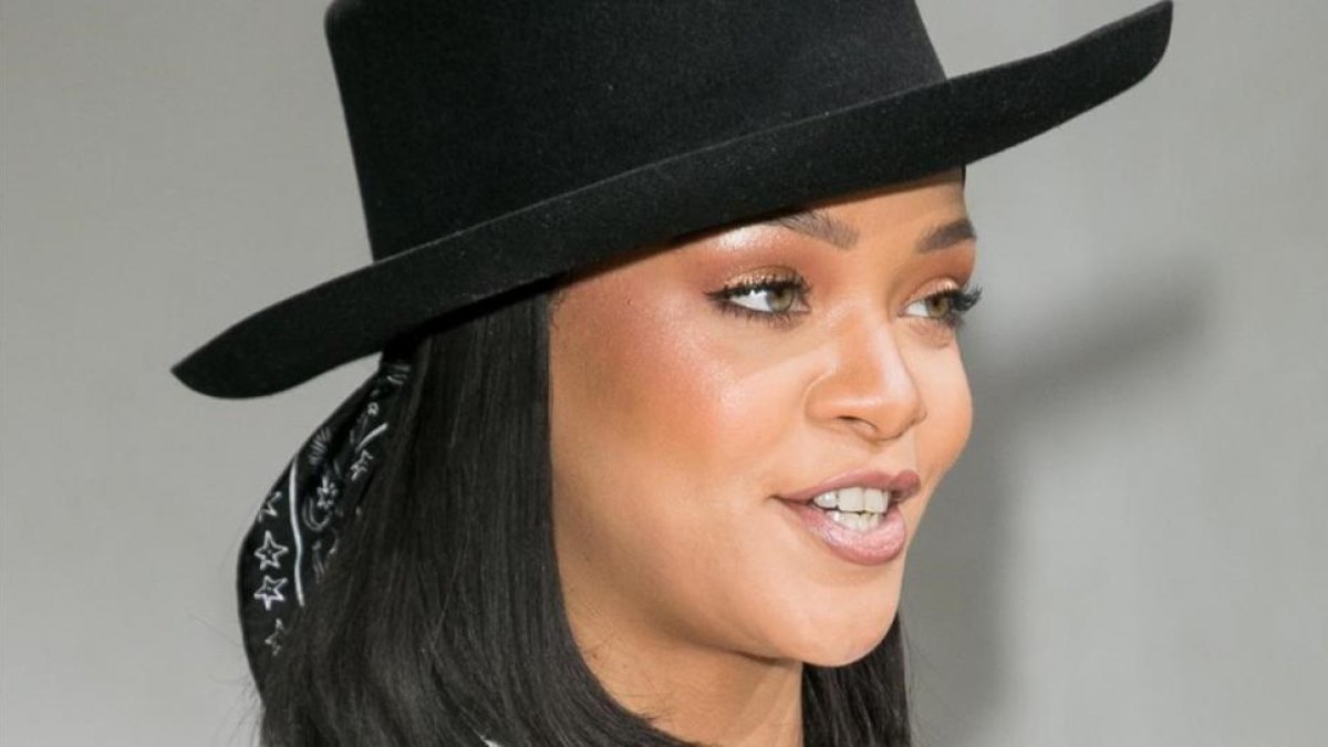 Rihanna posa en la presentación de la Fundación Louis Vuitton, en París, el pasado 16 de junio.-MARC PIASECKI