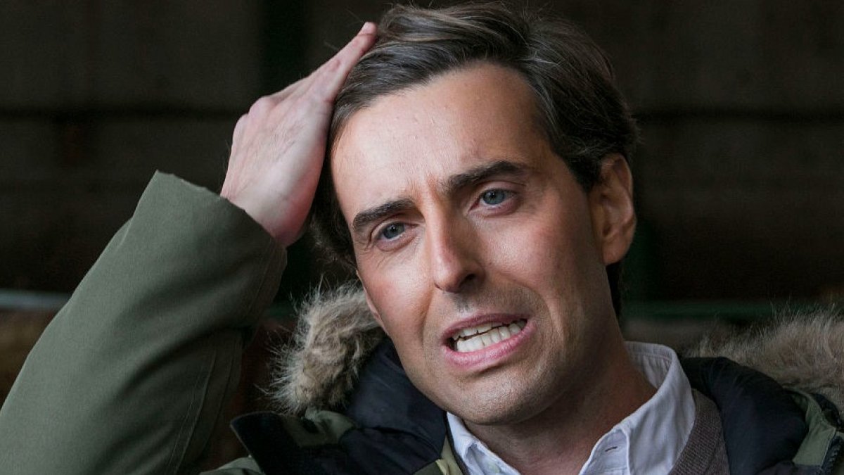 El vicesecretario de Comunicación del PP, Pablo Montesinos, en la localidad burgalesa de Cavia. TOMÁS ALONSO