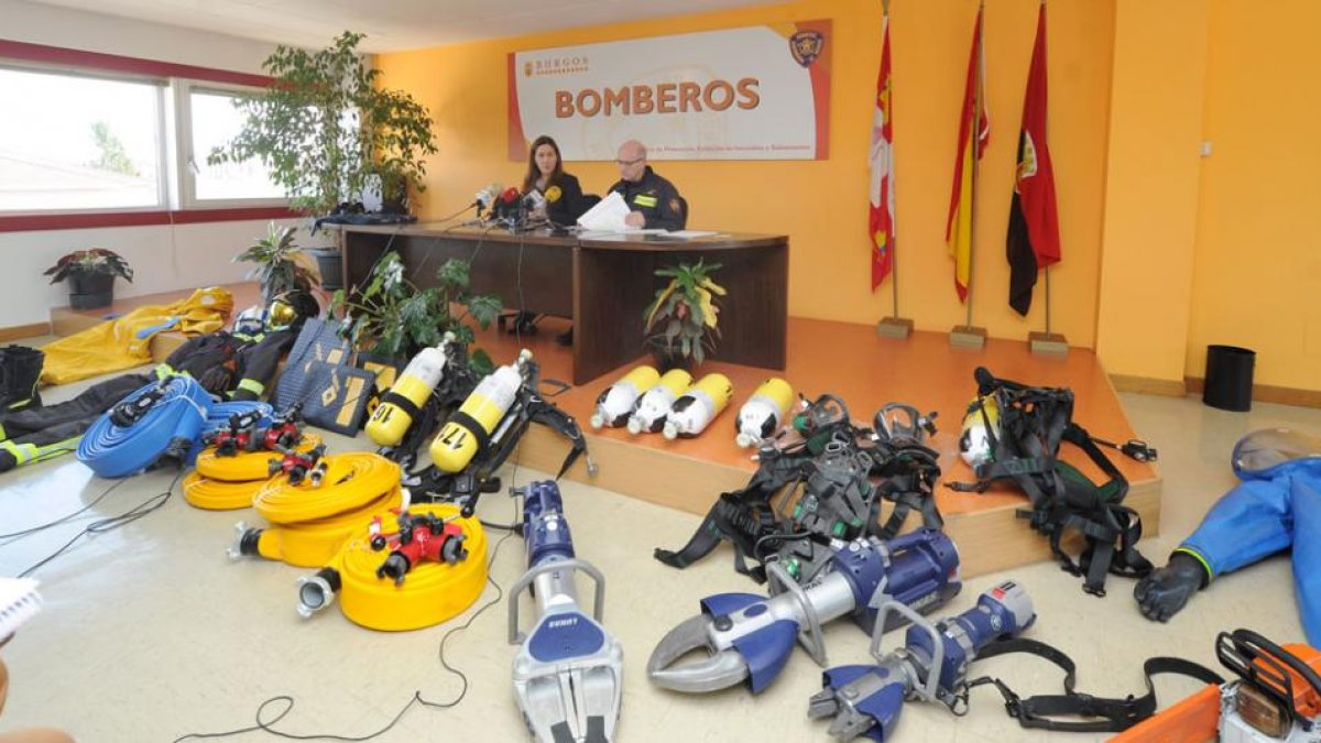 Varias de las compras de material para los bomberos realizadas este año se han gestionado mediante adjudicaciones directas.-ISRAEL L. MURILLO