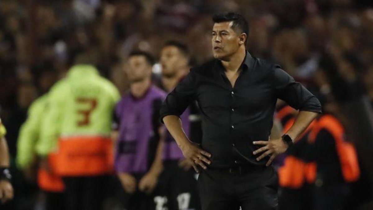 José Almirón, hasta ahora técnico de Lanús, de Argentina, futuro entrenador de Las Palmas.-EFE / DAVID FERNÁNDEZ