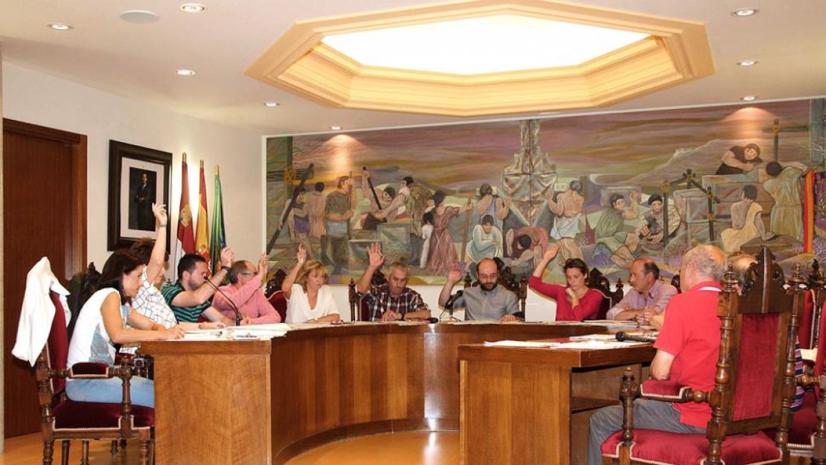 El objetivo del Equipo de Gobierno es llevar al Pleno el presupuesto de 2017 antes de acabar el año.-