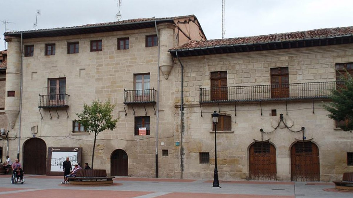 La sustitución de las 6.000 luminarias existentes en la ciudad es uno de los proyectos ya en marcha por el Consistorio.-ECB