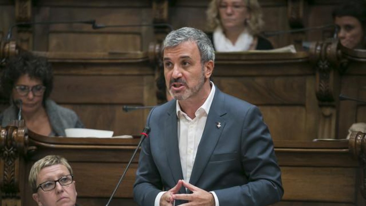 El concejal del PSC en Barcelona Jaume Collboni, en el primer pleno ordinario celebrado el pasado 2 de octubre.-JOAN CORTADELLAS