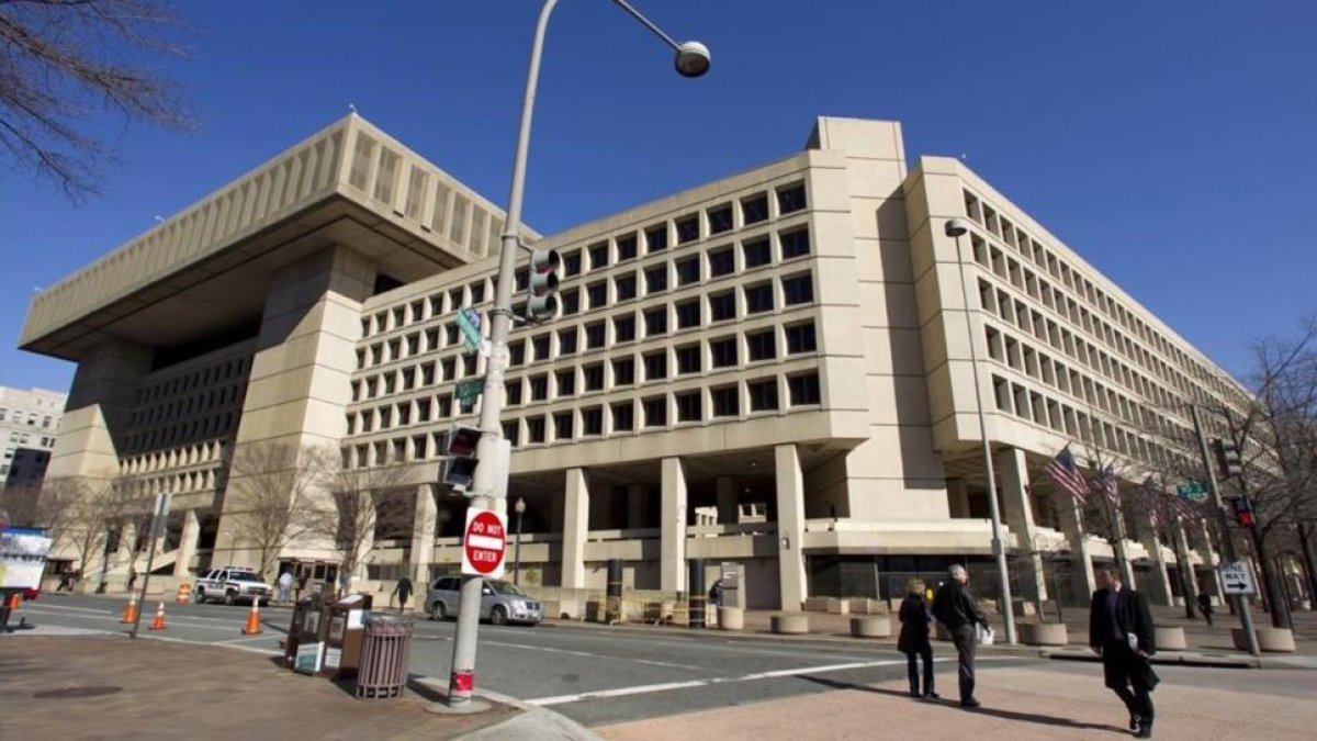 Foto de archivo de la sede del FBI, la Oficina Federal de Investigación de EEUU.-AP / MANUEL BALCE CENETA