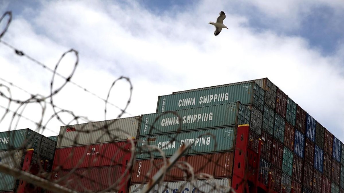 Mercancías chinas en contenedores en el puerto de Oakland, California.-/ JUSTIN SULLIVAN (AFP)