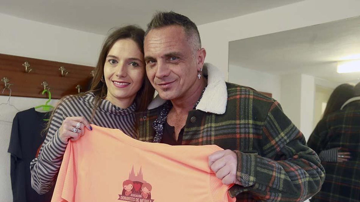 Jimena Bañuelos y el cantante Lorca se aliaron ayer para concienciar al público sobre la donación de médula.-RAÚL G. OCHOA