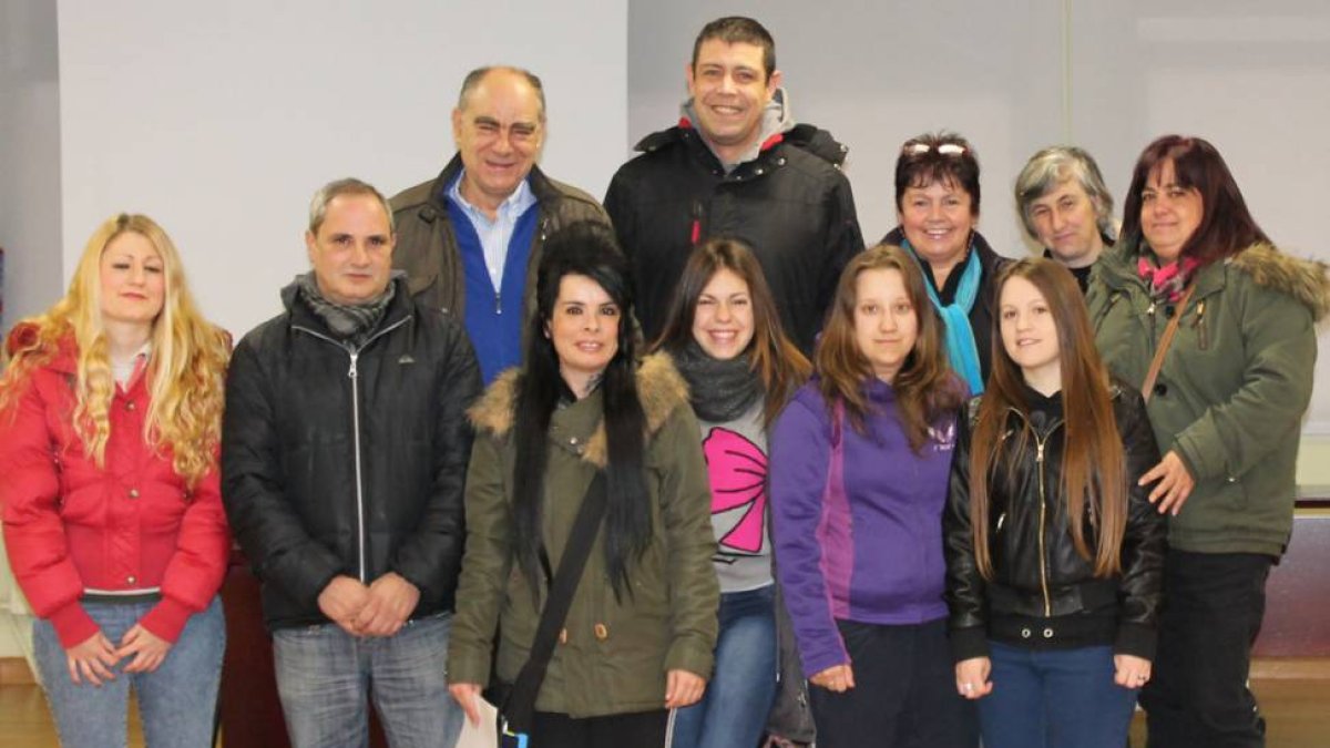 El alcalde, con los alumnos del nuevo curso formativo que se desarrollará durante los próximos seis meses-ECB