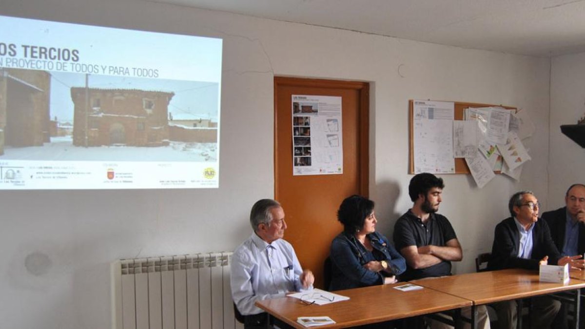 Presentación del proyecto de rehabilitación de Los Tercios ayer en Villaveta.-ECB