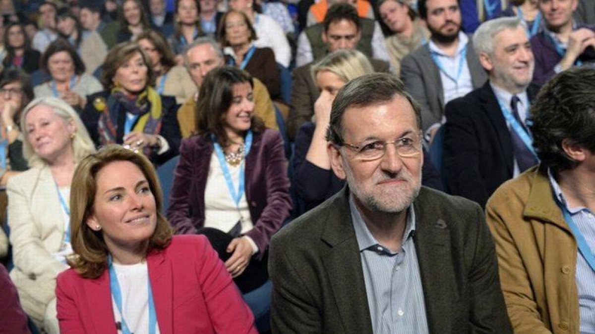 Arantza Quiroga, junto a Rajoy, durante un congreso del PP vasco.-Foto: REUTERS / VINCENT WEST