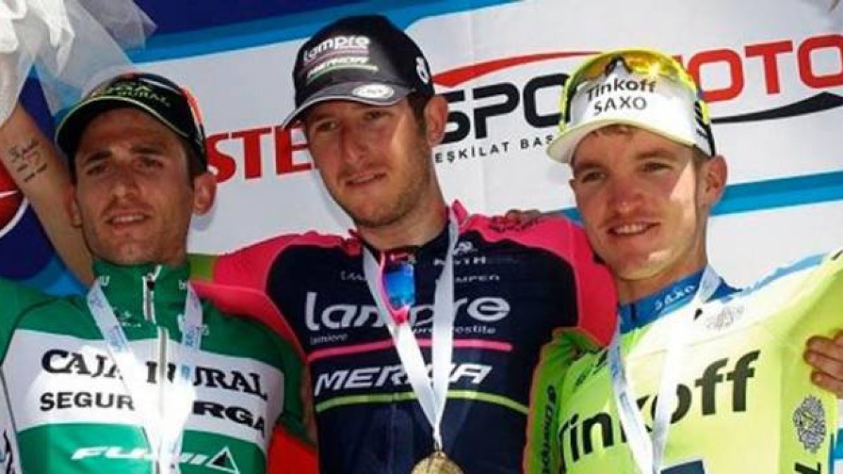 Carlos Barbero en el podium de la quinta etapa del Tour de Turquía, en la que fue segundo por detrás de Modolo.-