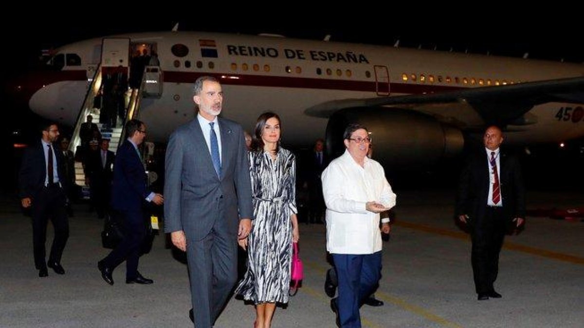 Tantos años de espera han ayudado a que Felipe VI y doña Letizia vayan a protagonizar una cargada agenda con actos de carácter institucional, económico y cultural.-EFE