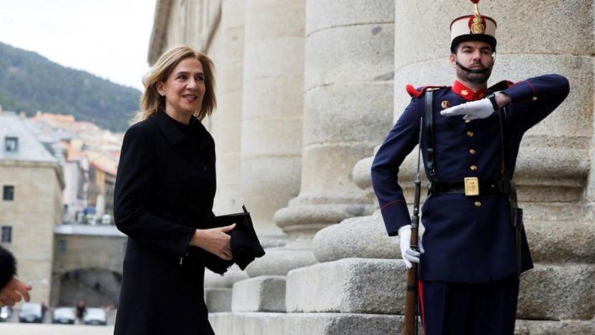 La infanta Cristina a su llegada al monasterio de San Lorenzo del Escorial.-EFE / JUAN CARLOS HIDALGO