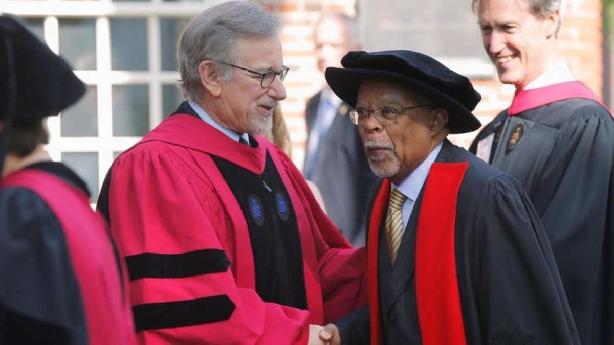 Steven Spielberg pronuncia el discurso de graduación en la Universidad de Harvard.-REUTERS / BRIAN SNYDER