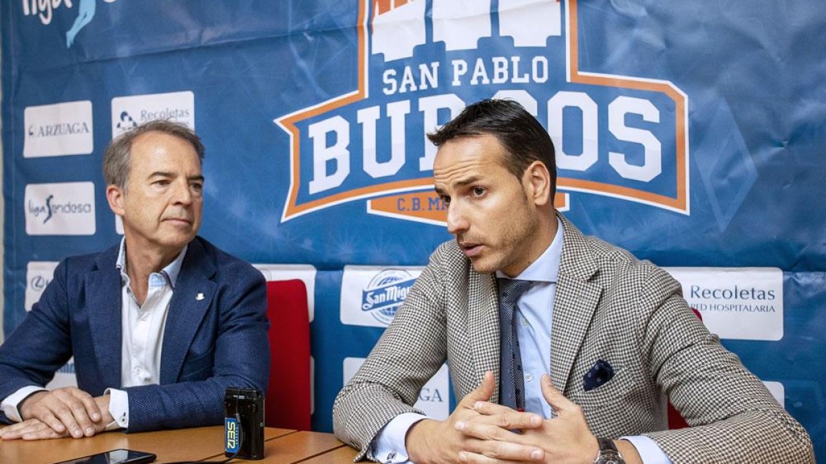 Mariano Saiz (Servigest) y Félix Sancho (San Pablo), ayer, durante la presentación del acuerdo.-SANTI OTERO