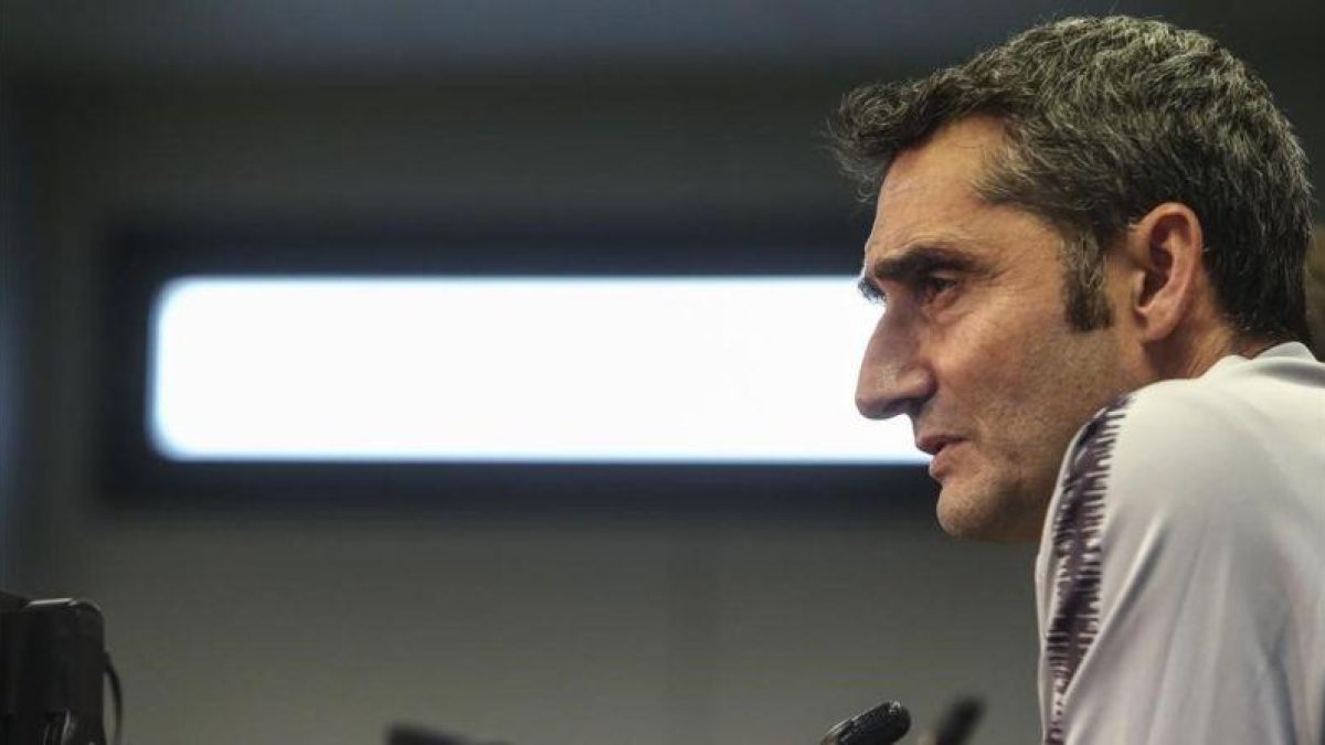 Ernesto Valverde, en la rueda de prensa.-VALENTÍ ENRICH