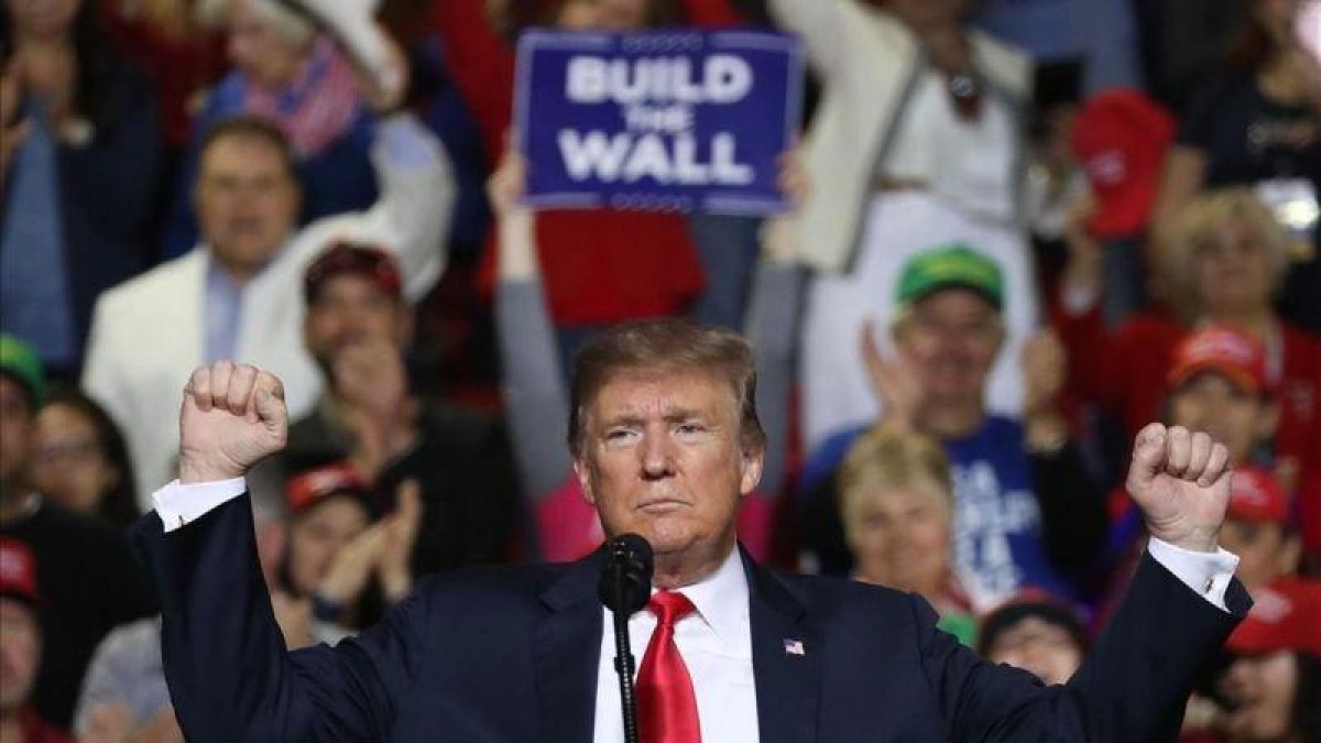 Donald Trump durante su acto en El Paso para defender la construcción del muro.-JOE RAEDLE (AFP)