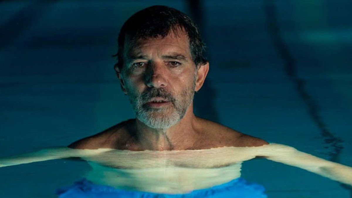 Estrenos de la semana tráiler de Dolor y gloria (2019).-