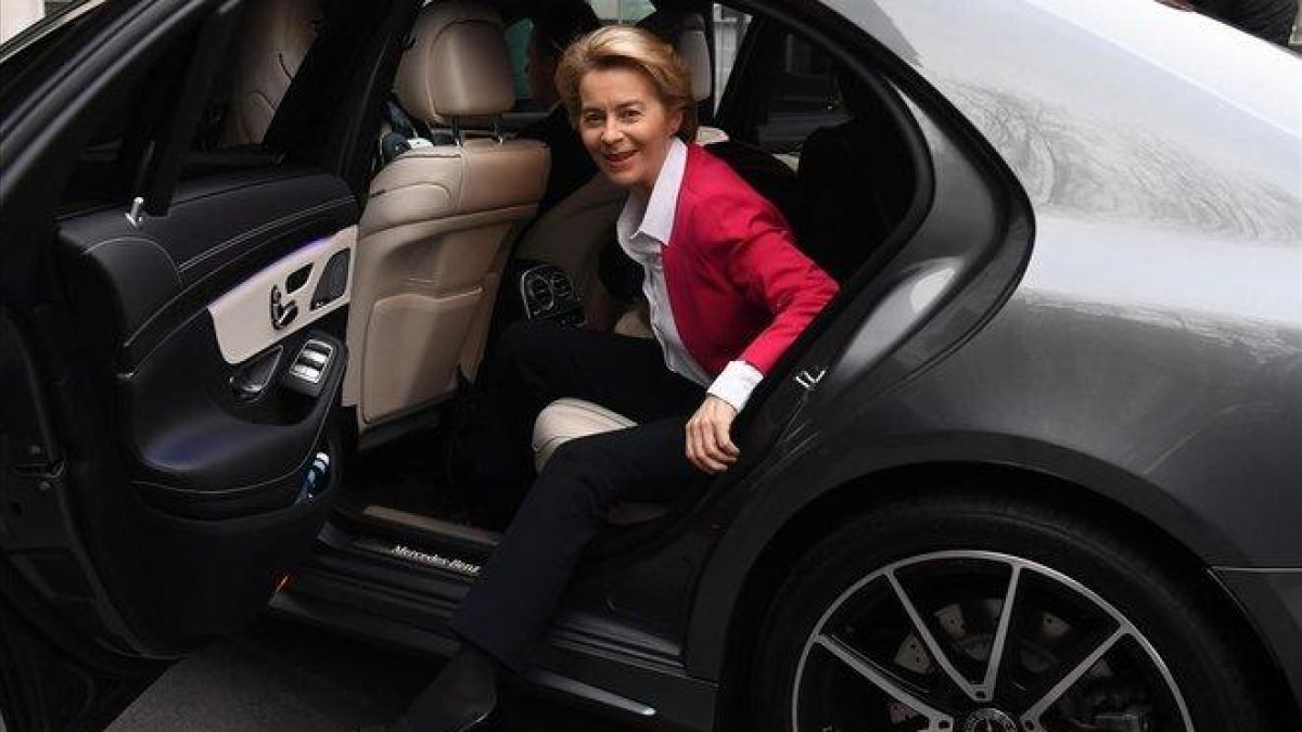 Von der Leyen, a su llegada a la London School of Economics, en Londres.-EFE