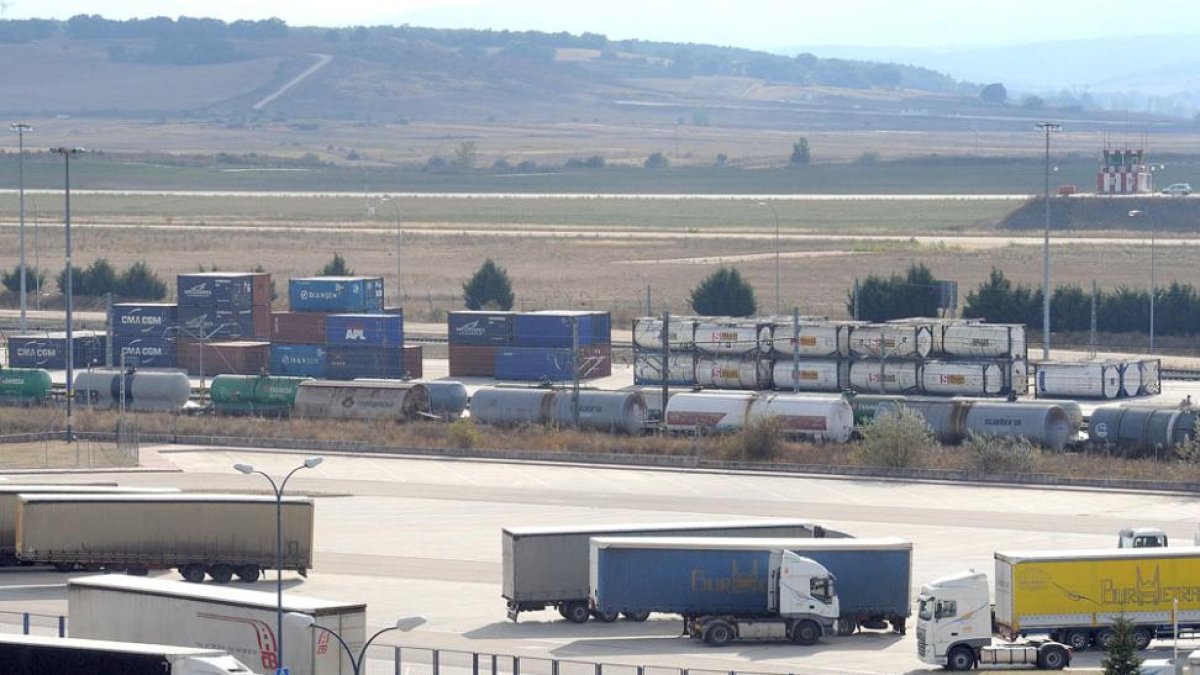 El 50% de las exportaciones burgalesas se destinan a Francia, Portugal y Alemania.-ISRAEL L. MURILLO
