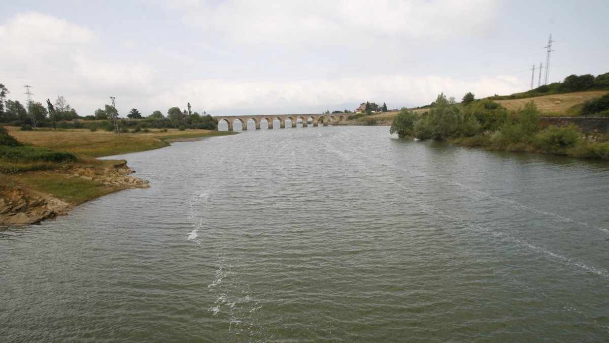 Imagen del embalse del Ebro en Arija. ECB