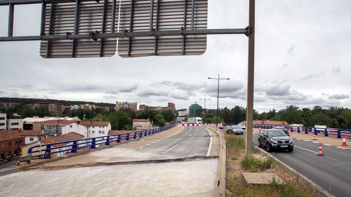 Tramo en obras del viaducto de la BU-11 sobre Timoteo Arnaiz. TOMÁS ALONSO