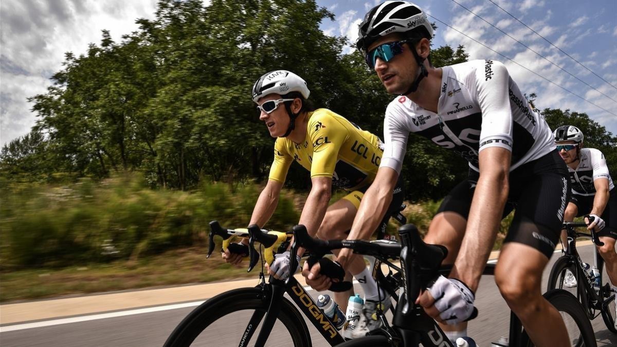 Moscon, junto a Thomas, en la etapa del pasado viernes.-MARCO BERTORELLO