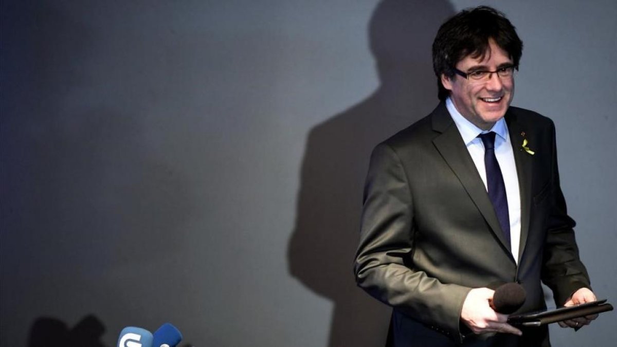 El expresident Carles Puigdemont, en rueda de prensa en Berlín-EFE