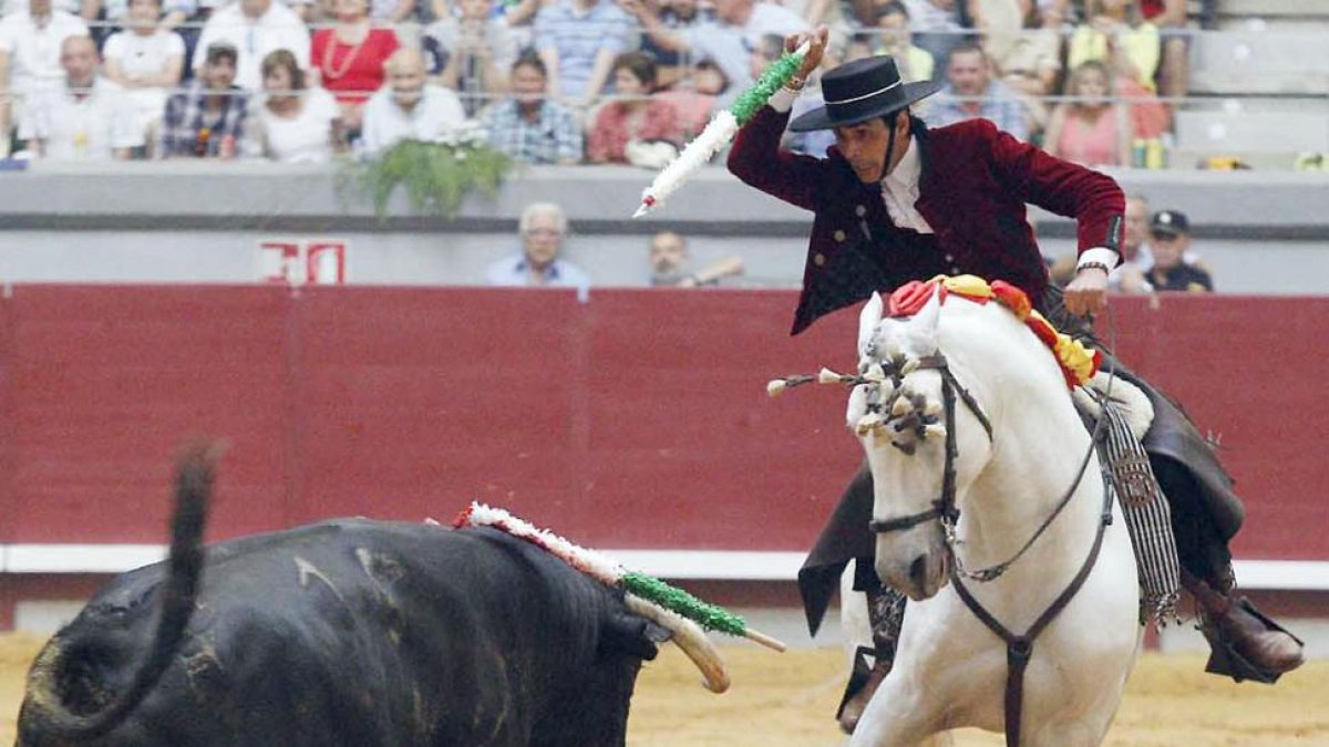 El rejoneador burgalés Óscar Borjas es el triunfador del curso en la provincia.-ECB