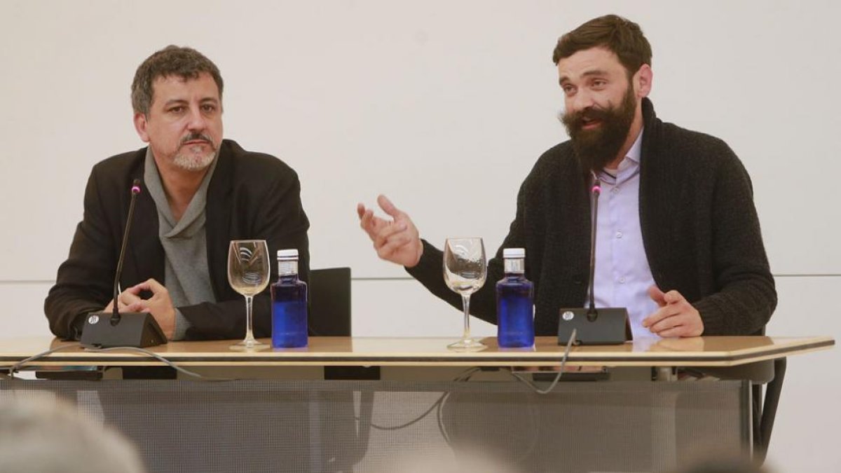 David Botello (i.) y May Rodríguez, ayer en el MEH durante la presentación de 'Felipe El Hermoso. Anatomía de un crimen'.-Raúl Ochoa