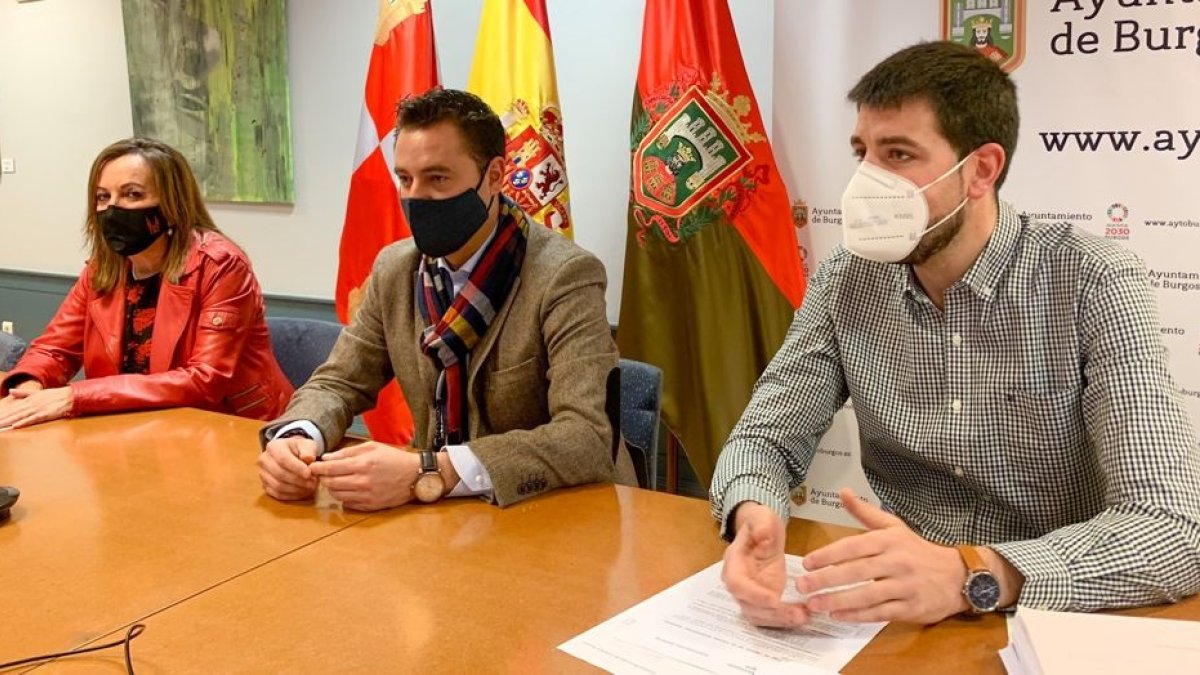 Pardo, De la Rosa y Jurado comparecieron para dar explicaciones sobre el contrato con el VIII Centenario. PSOE