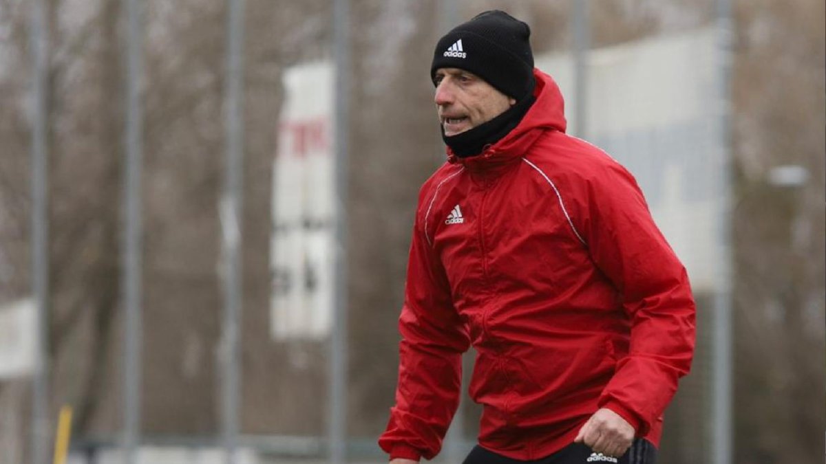 Calero en el entrenamiento de ayer, antes de confirmar que es positivo por covid. BCF