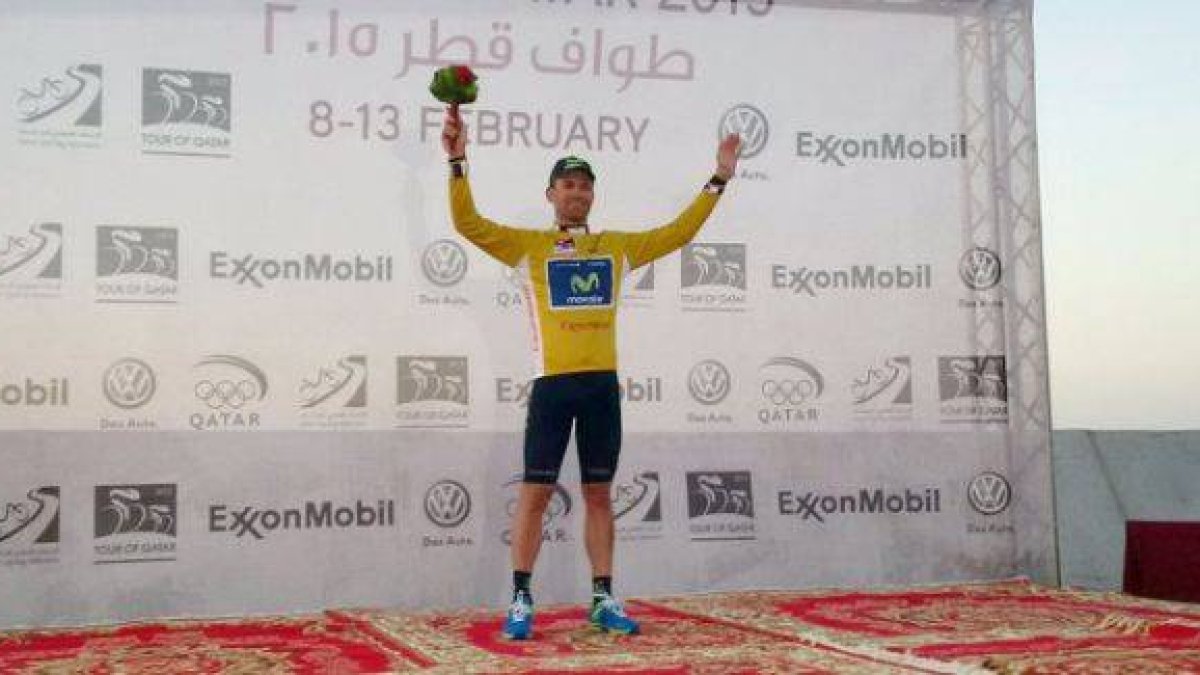El ciclista murciano José Joaquín Rojas, con el jersey de líder del Tour de Catar tras ganar la primera etapa.-Foto: MOVISTAR TEAM