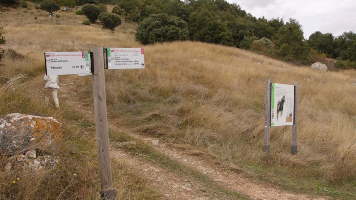 Los senderistas cuentan con una nueva ruta en los montes pancorbinos.-G. G.