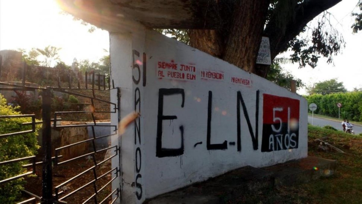 Mural alusivo al ELN en El Palo (Colombia)-EFE / CHRISTIAN ESCOBAR MORA