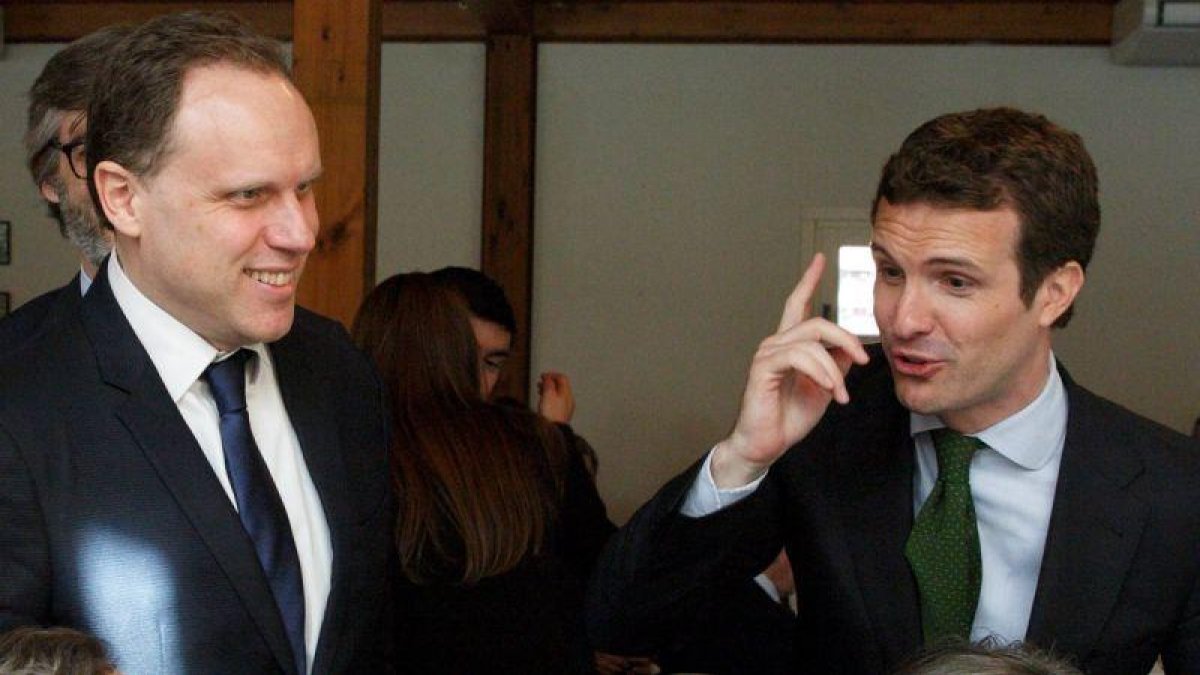 Lacalle y Casado, la semana pasada.-EFE / DAVID AGUILAR