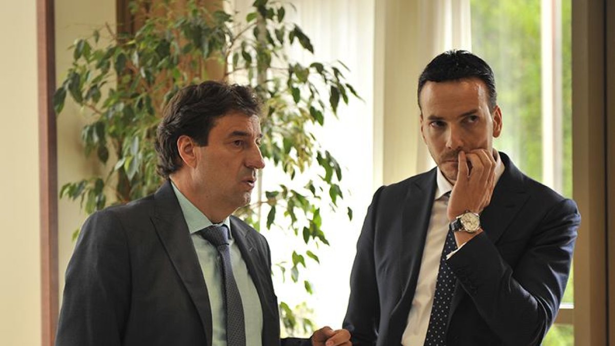 Jesús Martínez y Félix Sancho, presidente y vicepresidente (también patrocinador) del San Pablo Inmobliaria CB Miraflores.-MARÍA GONZÁLEZ / CB MIRAFLORES