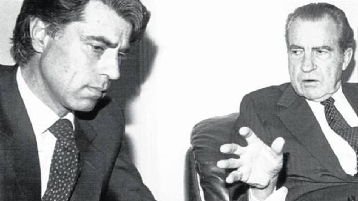 CUERPO A CUERPO. Jesús Hermida (San Juan del Puerto, Huelva, 1937) entrevista a Richard Nixon en el Despacho Oval.-