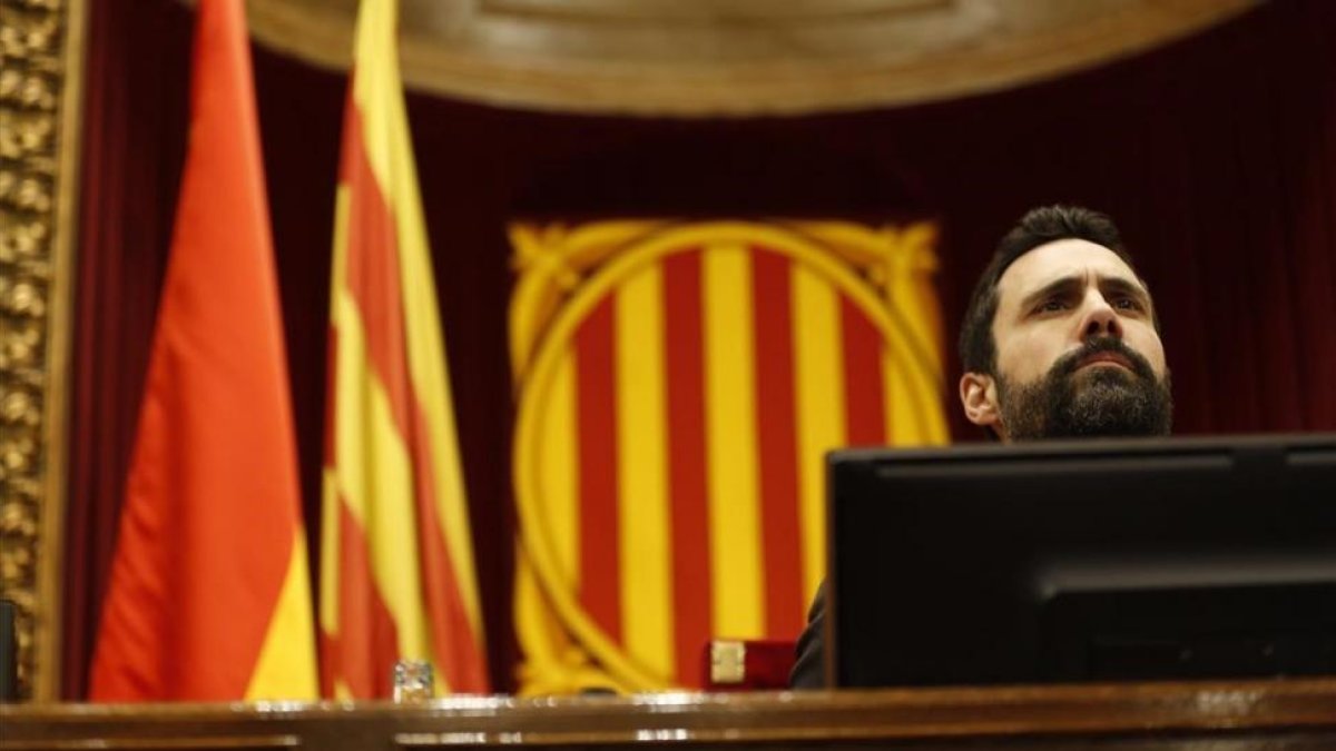 El presidente del Parlament, Roger Torrent.-/ ALBERT BERTRAN