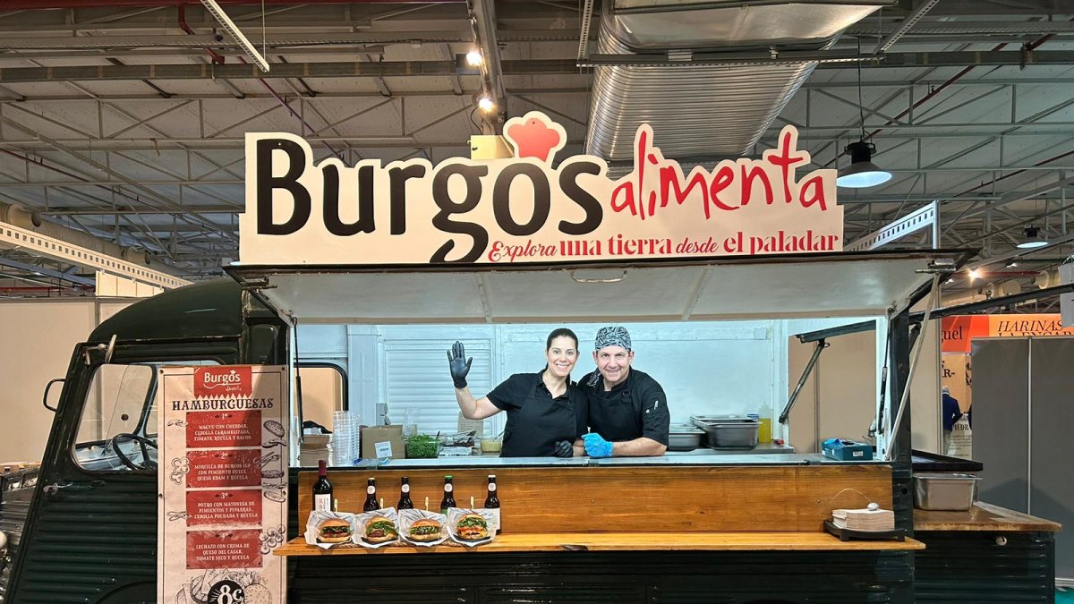 Esta es la food truck con la que la Diputación promociona los productos de ‘Burgos Alimenta’.