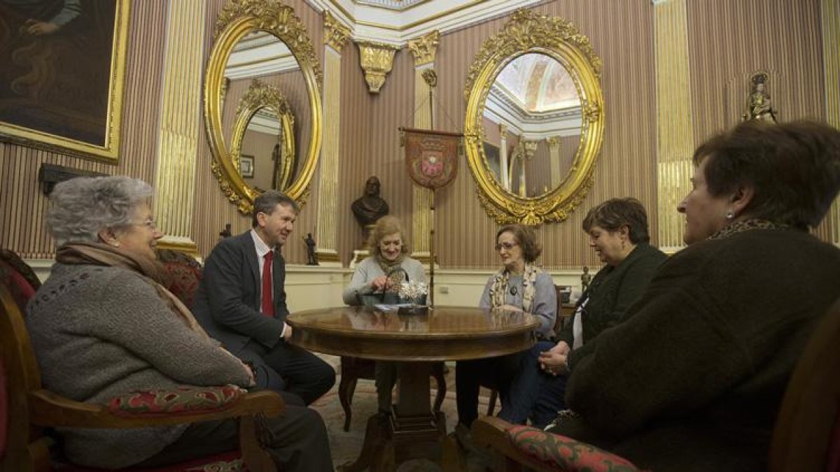 Imagen de la reunión de ayer en Alcaldía-ISRAEL L. MURILLO